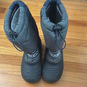 Sorel Youth Cub Kids Insulated Snow Boots-Mid- Navy/Gray/Black Size 2